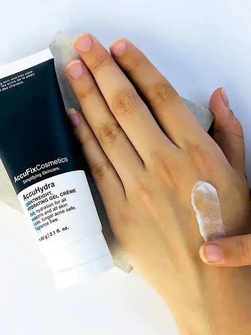 AccuHydra Hydrating Gel Crème3