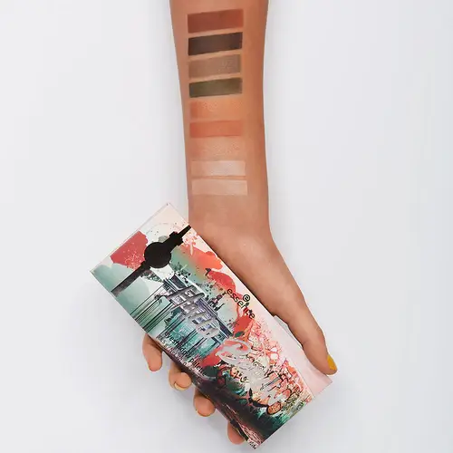 9255420001_essenceHalloBerlineyeshadowpalette10_SwatchDark_500x500_crop_center