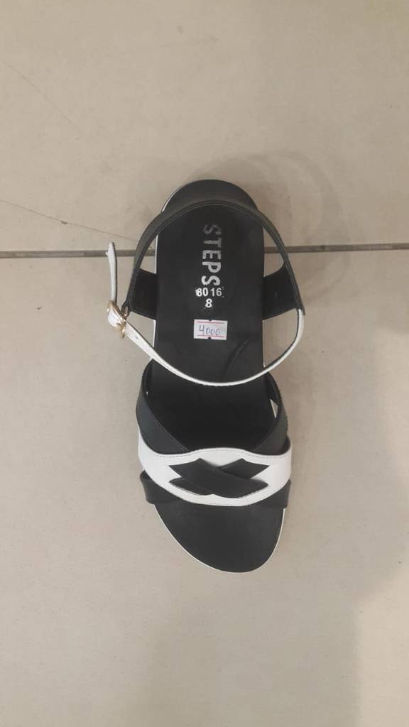 blak white sandal